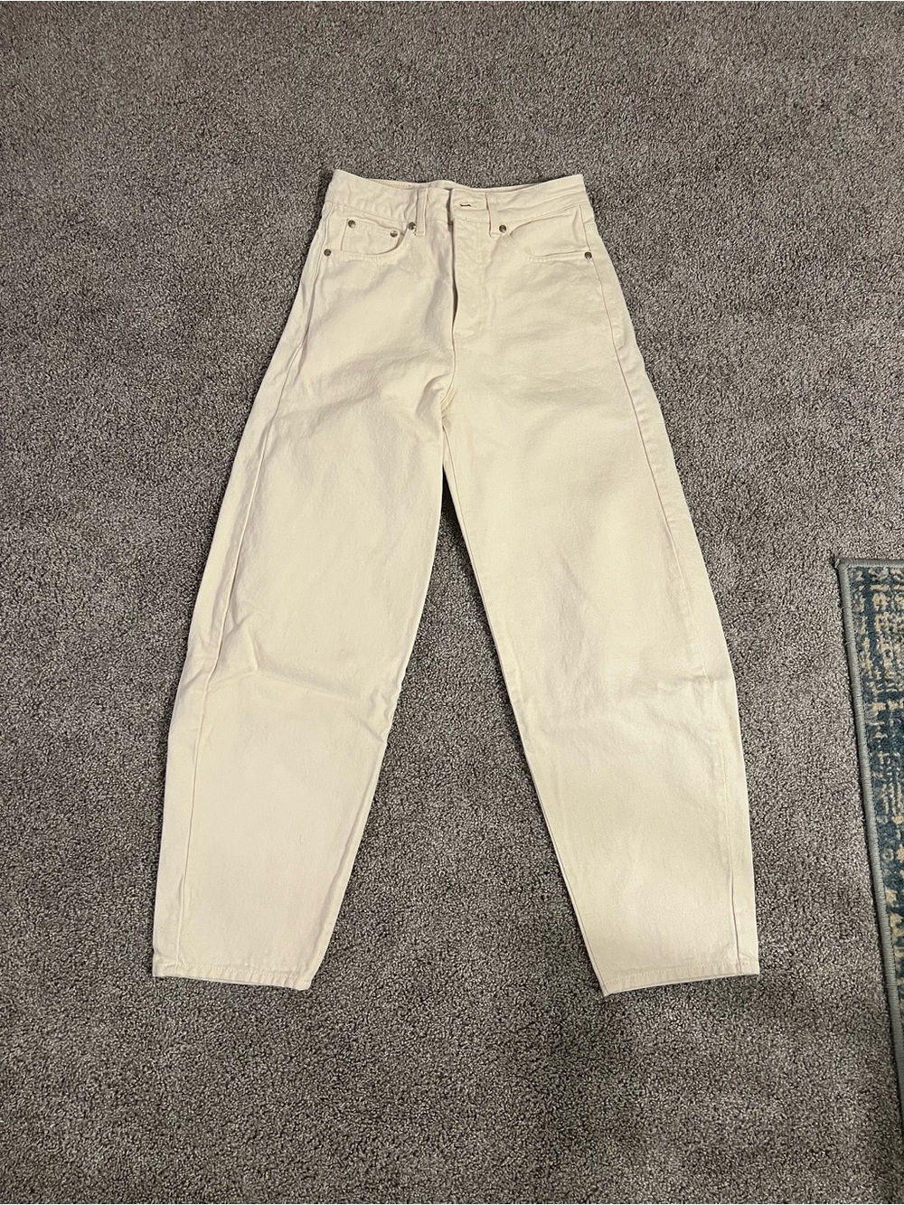 Just Female Off-White barrel Jeans